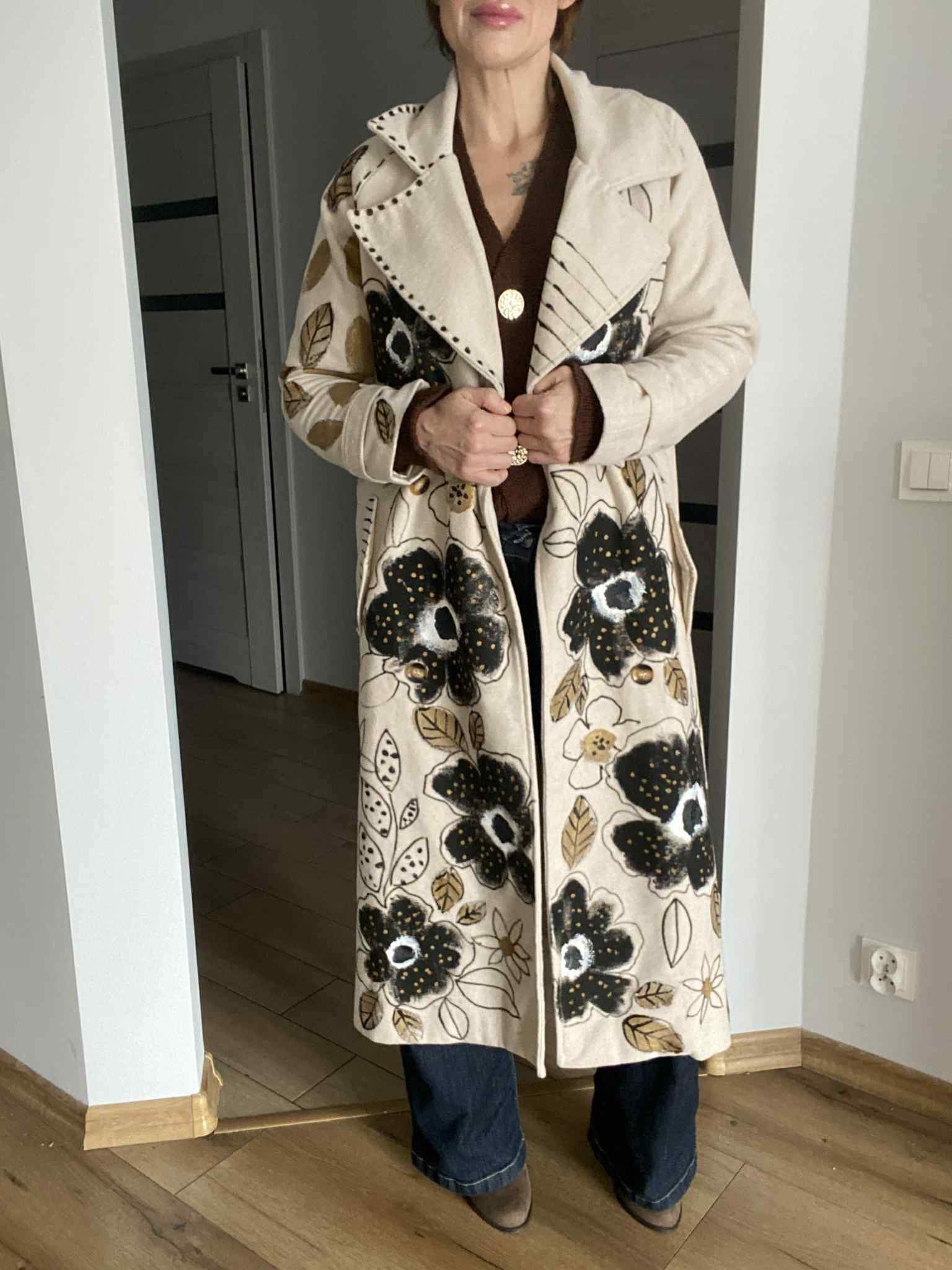 Płaszcz "W ogrodzie" 0