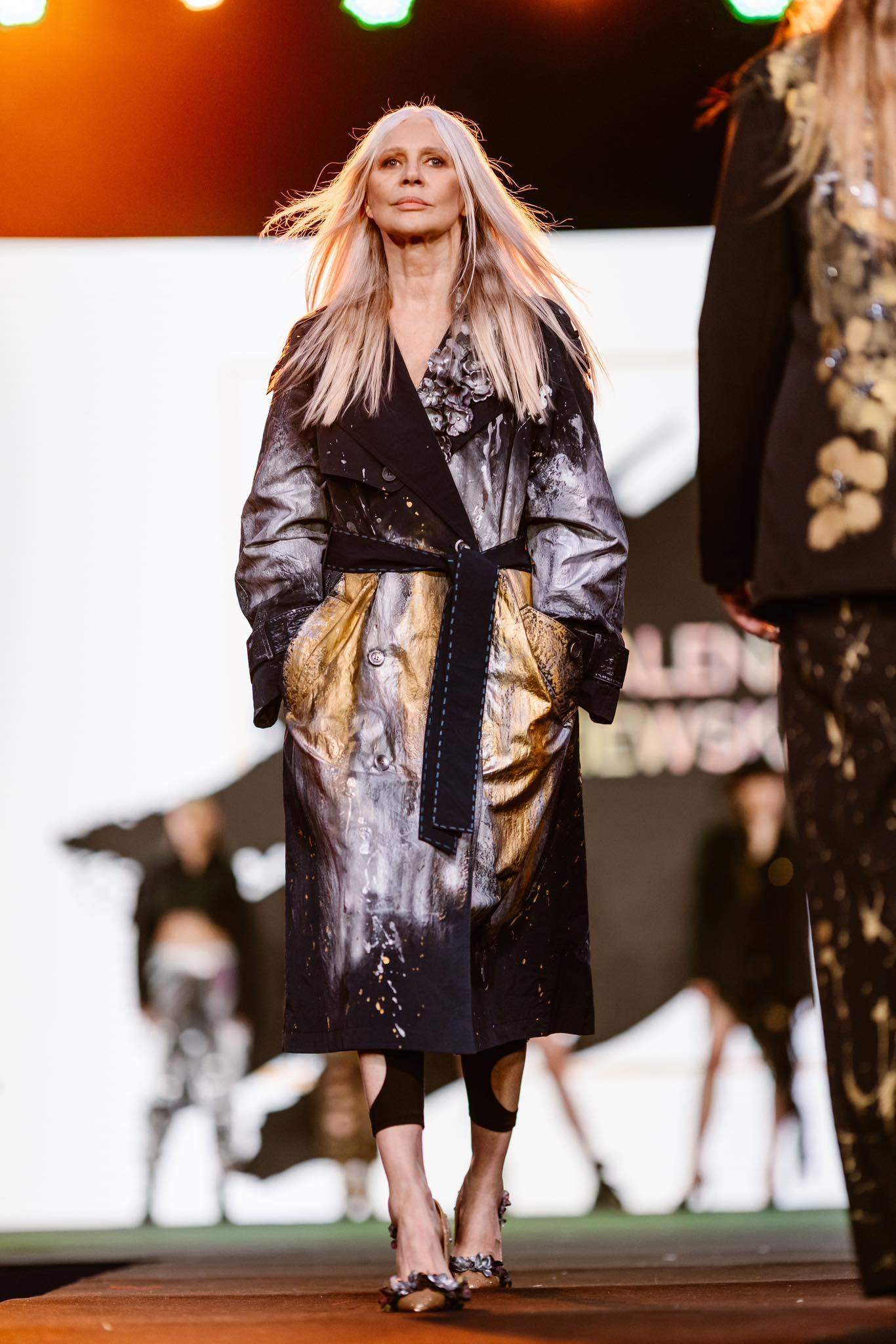 Płaszcz "Mała wampirka" 3